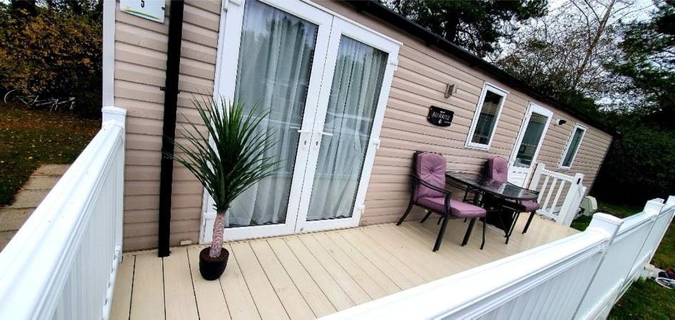5 Geranium, Holiday Home In Oakdene Forest Park Ferndown Exterior photo